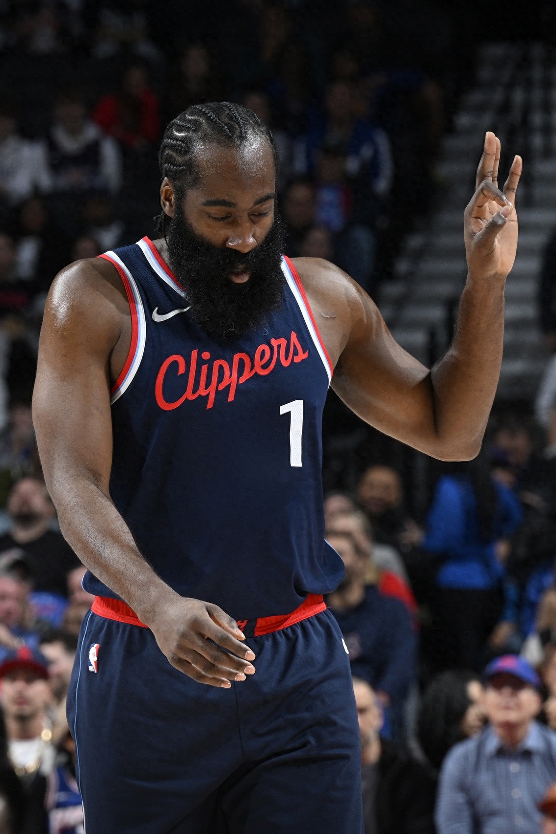 火箭主场大胜，哈登再现神奇得分表现