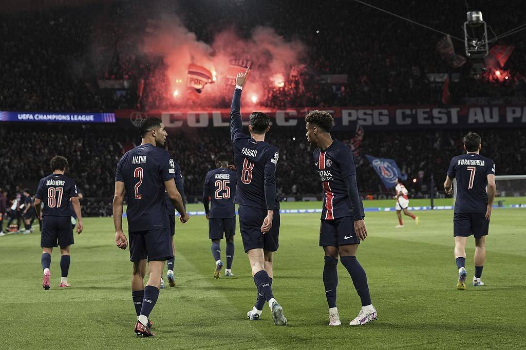巴黎圣日耳曼遭淘汰，未能继续前进，球迷情绪低落的简单介绍