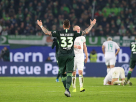 狼堡客场逆转法兰克福赢得三分 狼堡客场逆转法兰克福赢得三分