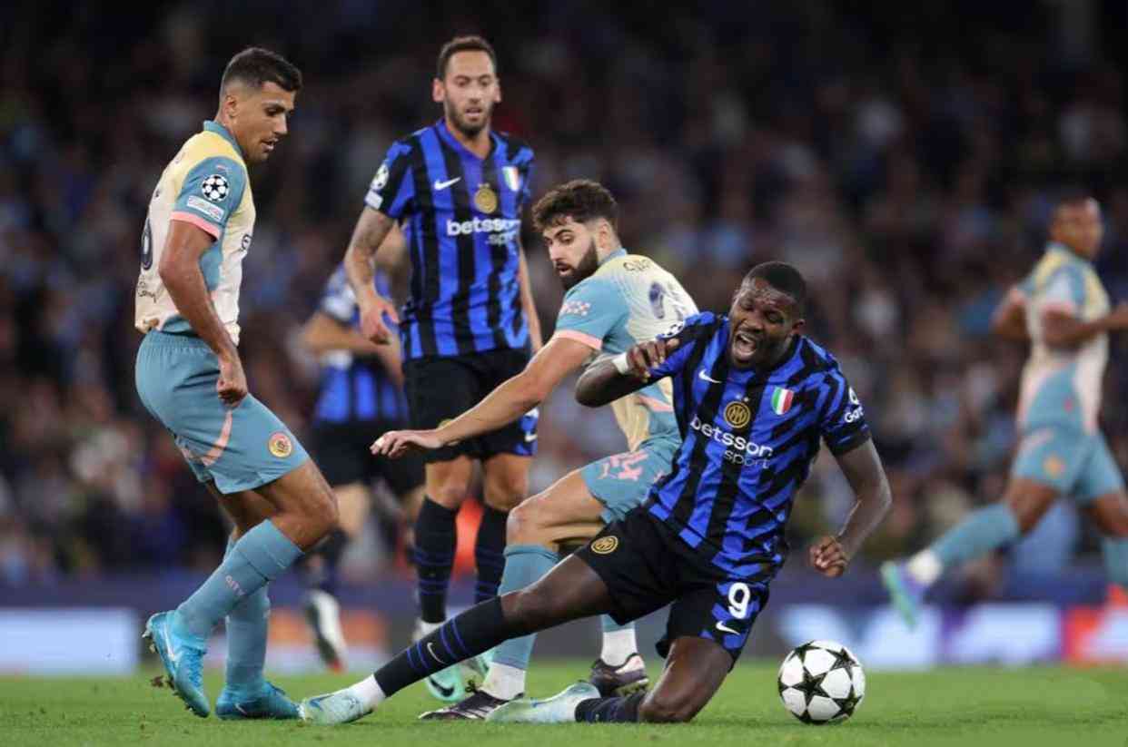 爱游戏官网网页版入口-关于曼城与对手握手言和，战局胶着的信息