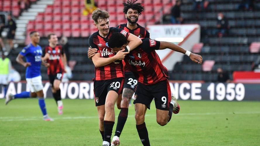 包含沃特福德主场战胜伯恩茅斯，终结连败的词条