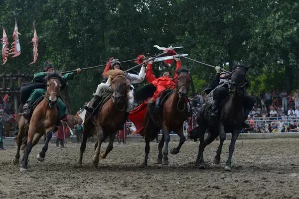 爱游戏中国官网-关于金州勇士三英战受伤，季后赛前景令人担忧的信息