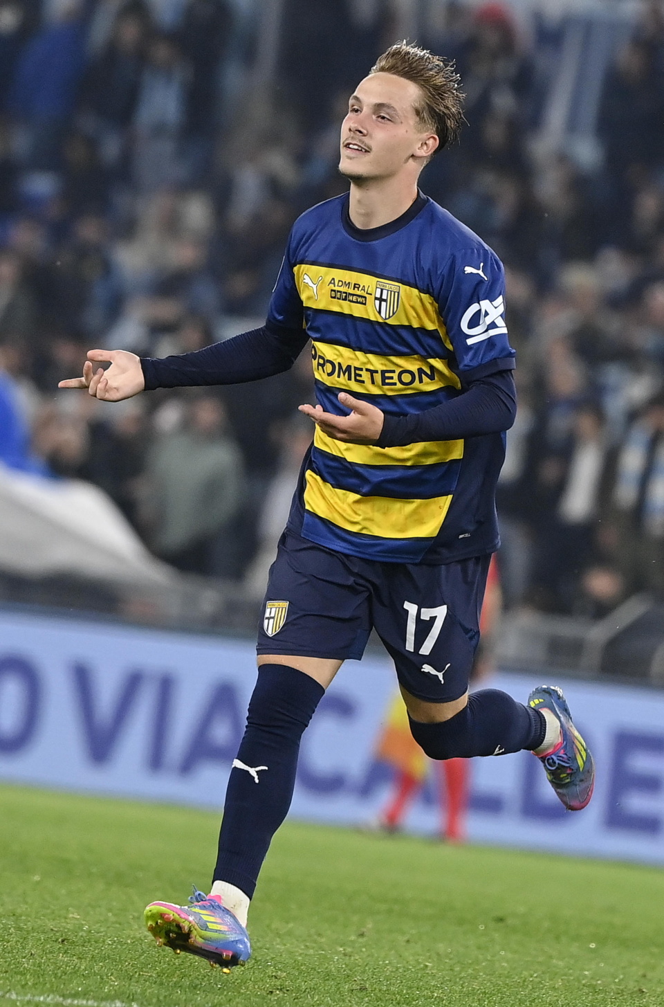 爱游戏登录-包含帕尔马客场战平劲旅，坚守不败阵地的词条