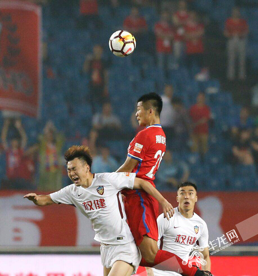 重庆斯威主场取得胜利继续领跑积分榜的简单介绍