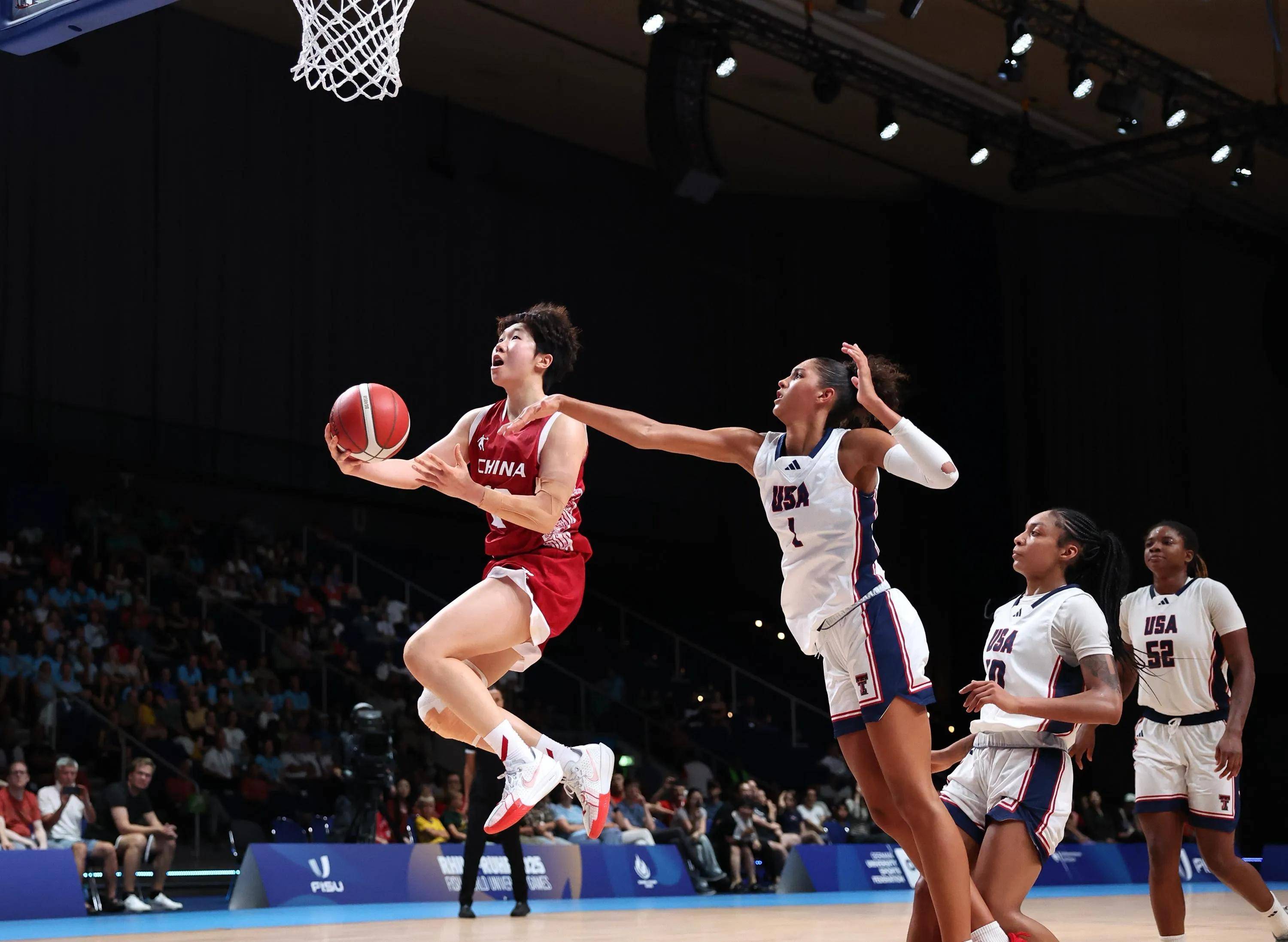 包含篮球比赛成绩可观，球队实力备受瞩目的词条