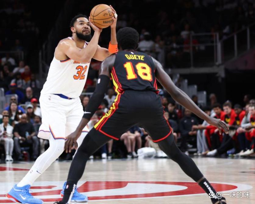 爱游戏官网-老鹰客场大胜尼克斯，三名球员砍下+得分