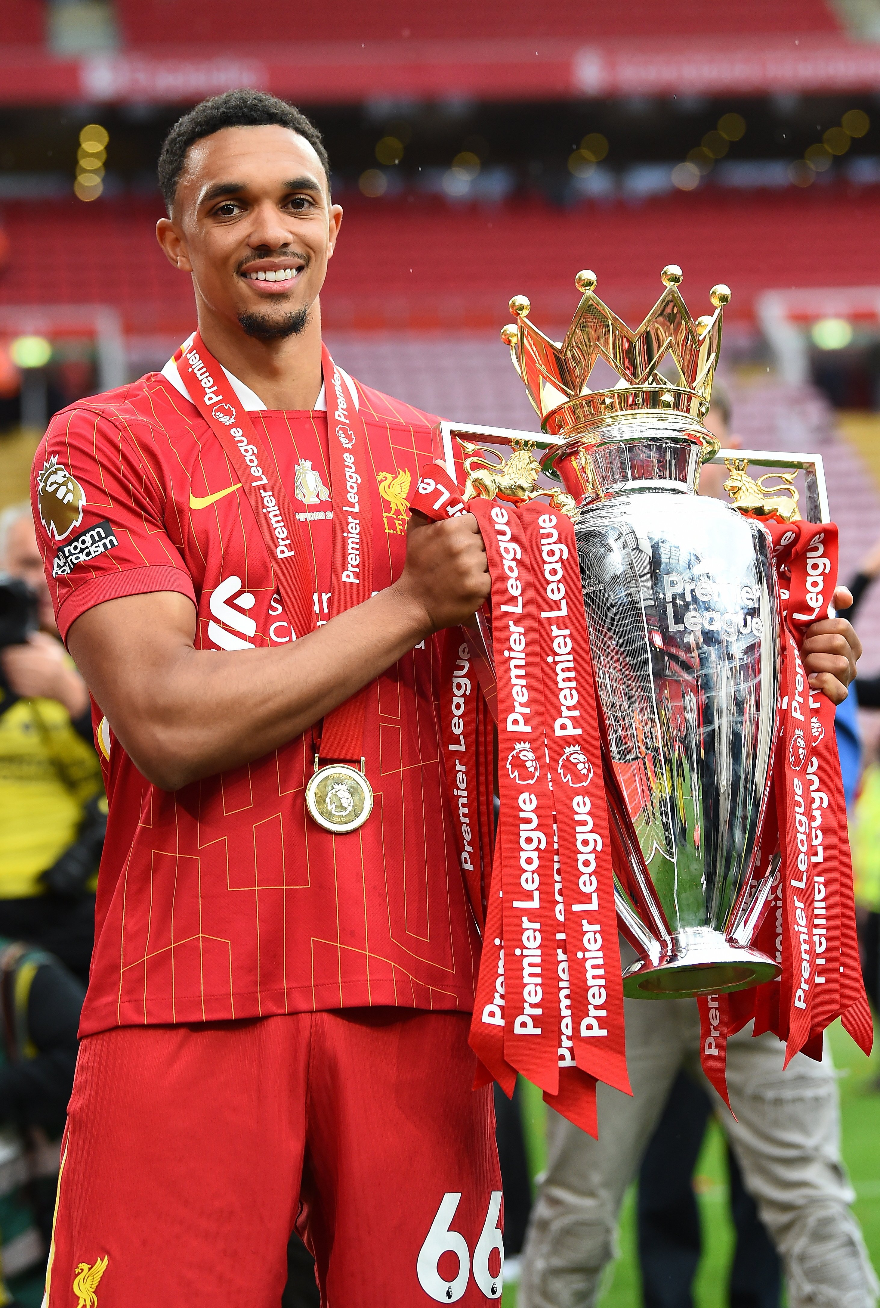 关于利物浦主场大胜，取得关键胜利的信息