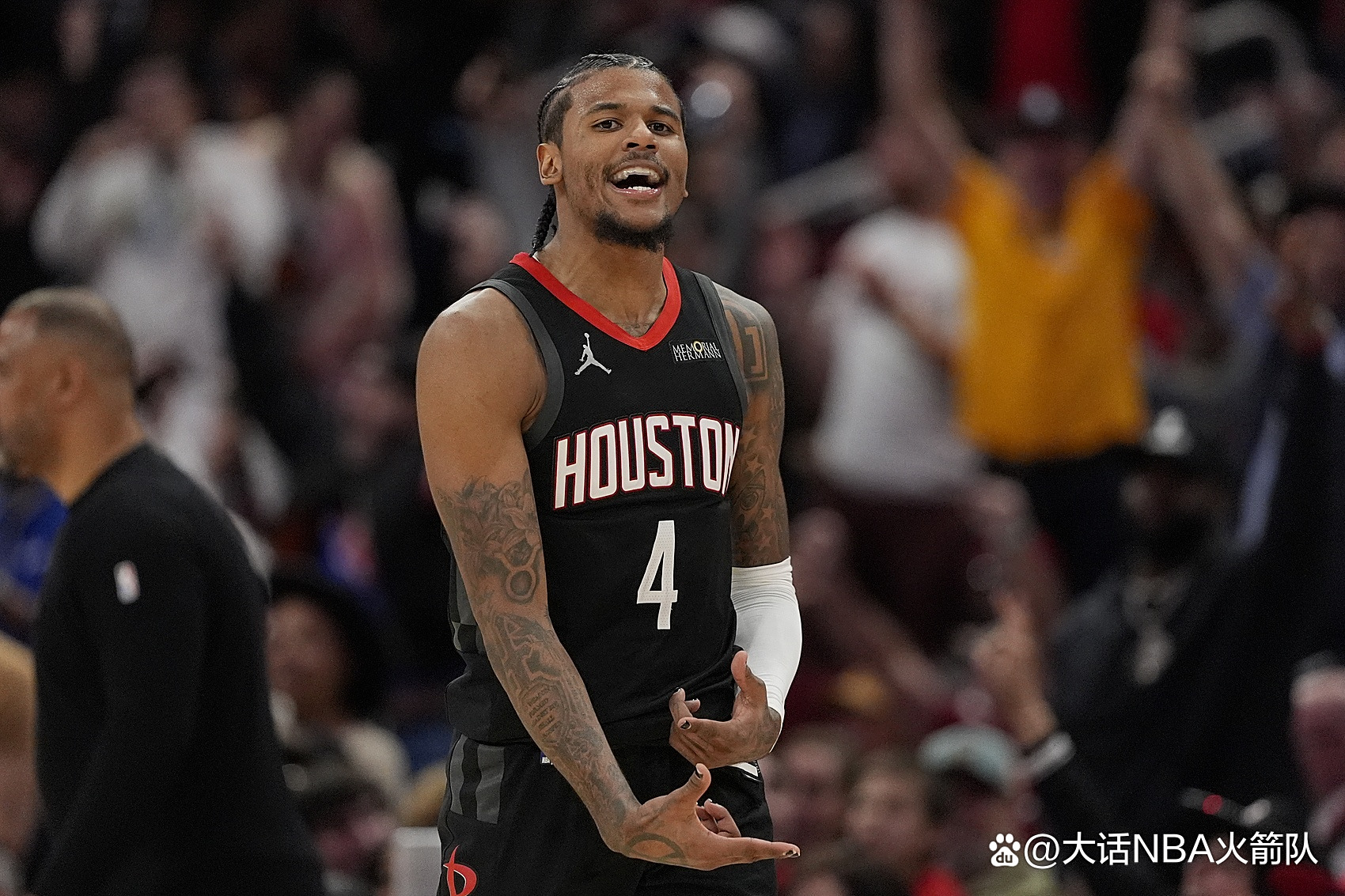 爱游戏在线-火箭队全明星获胜，球队信心大增