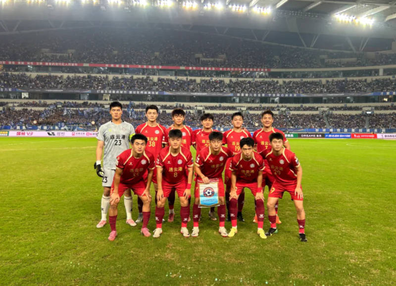 爱游戏入口-包含艰难取胜！球队困难情况下拼尽全力赢得比赛的词条